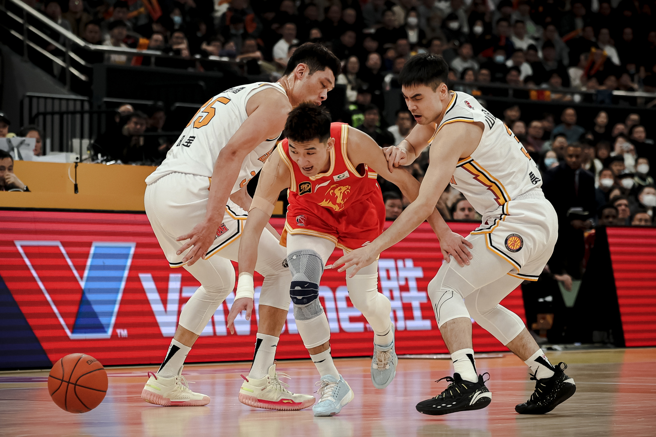 包含山东男篮今夜豪取连胜,志在NBA季后赛名次提升,气氛紧张,阵容厚度经受考验的词条 包含山东男篮今夜豪取连胜,志在NBA季后赛名次提升,气氛紧张,阵容厚度经受考验的词条